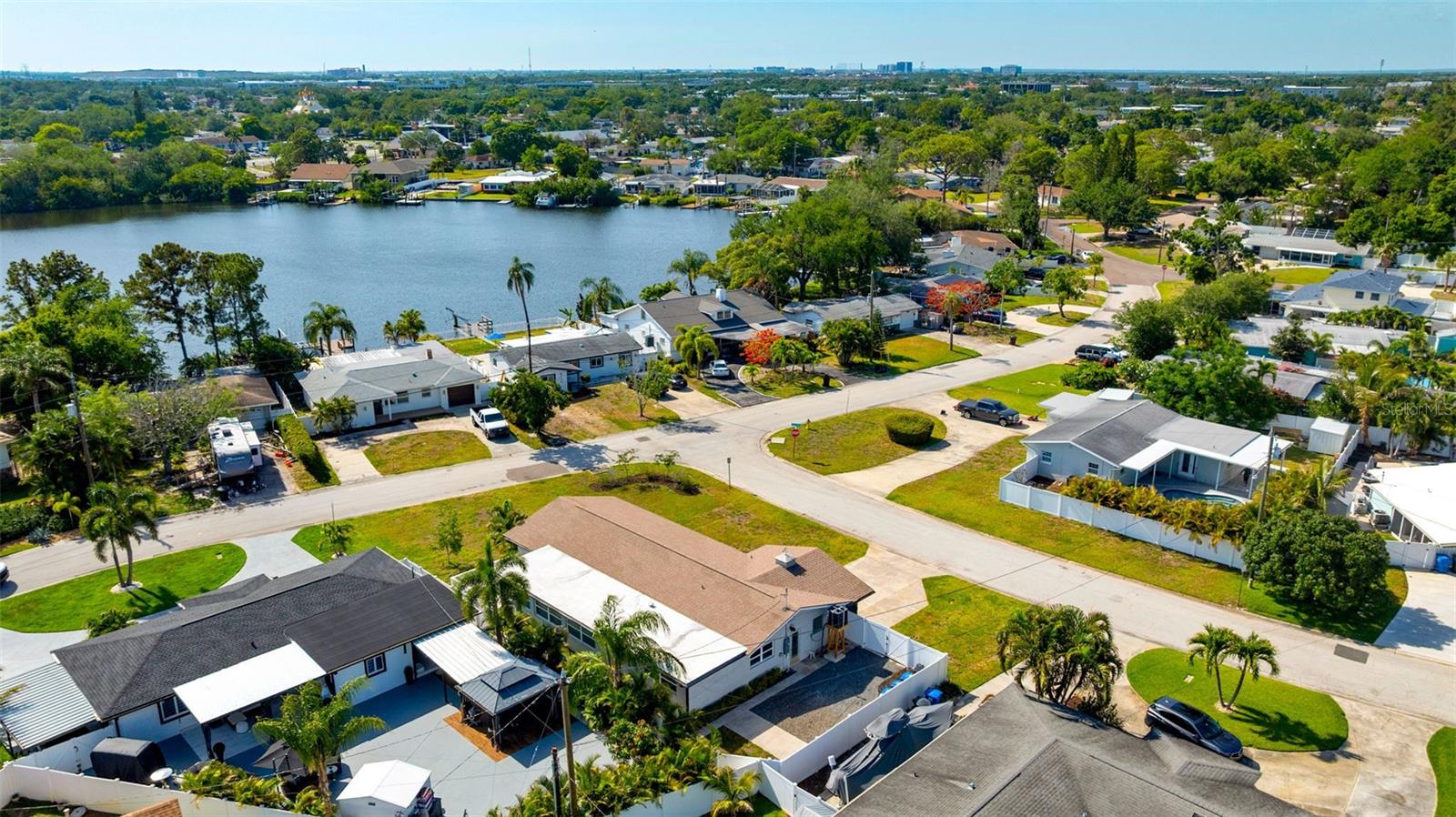 SUN-LIT SHORES - Residential