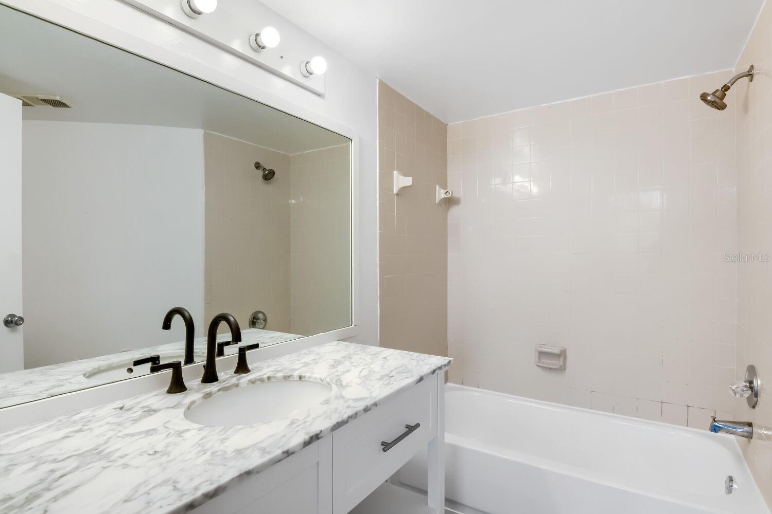 LAKE POINTE CONDO FIVE - Residential Lease