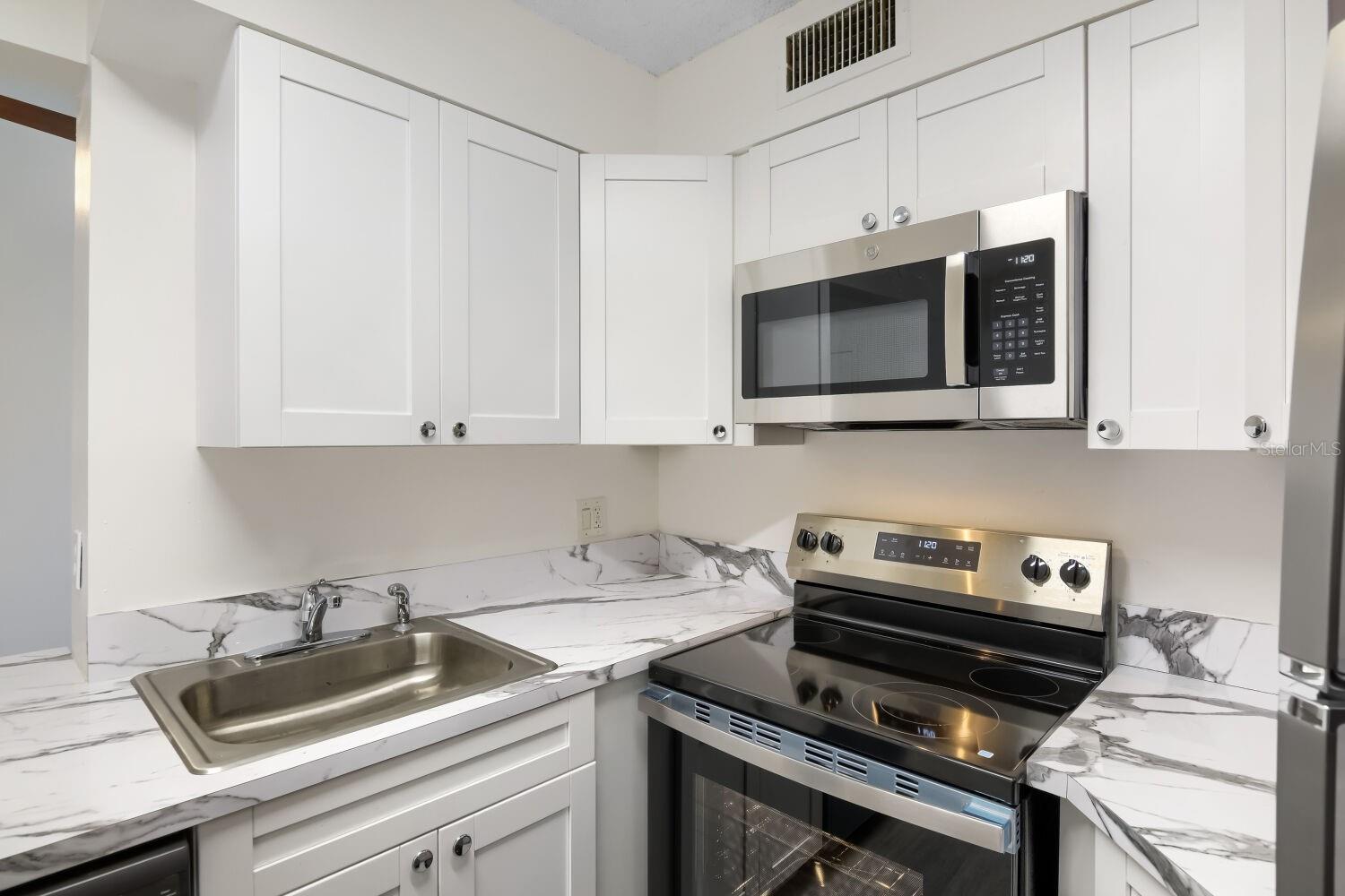 LAKE POINTE CONDO FIVE - Residential Lease