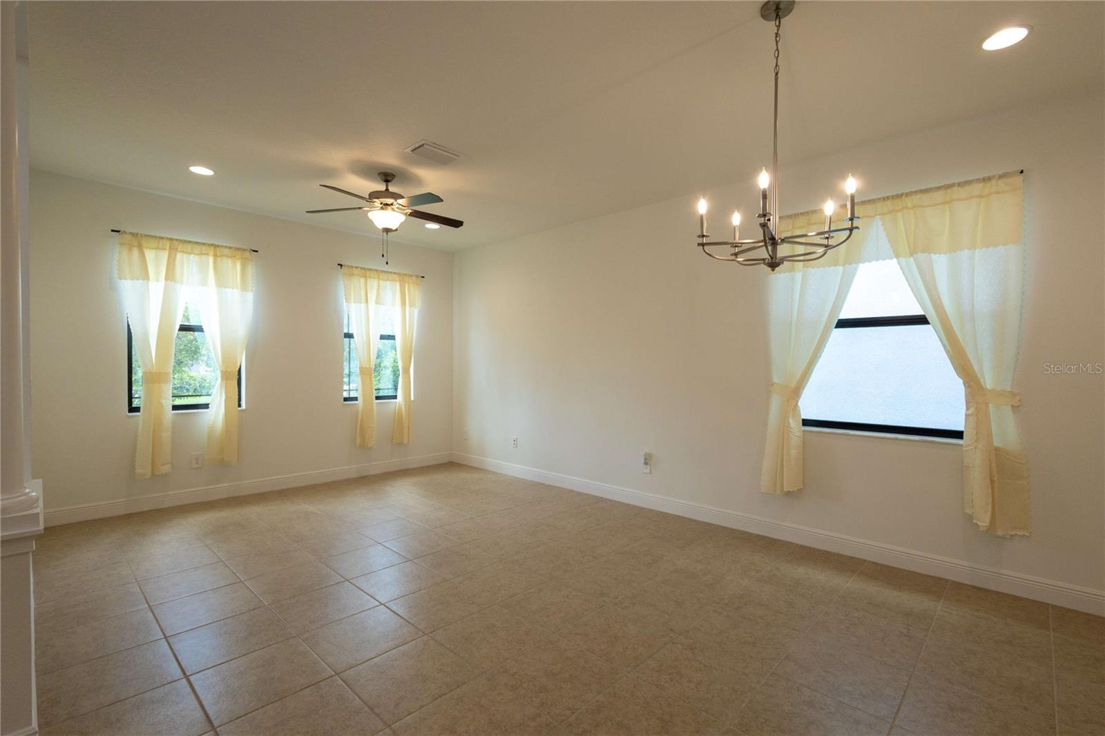 FLORABLU ESTATES - Residential