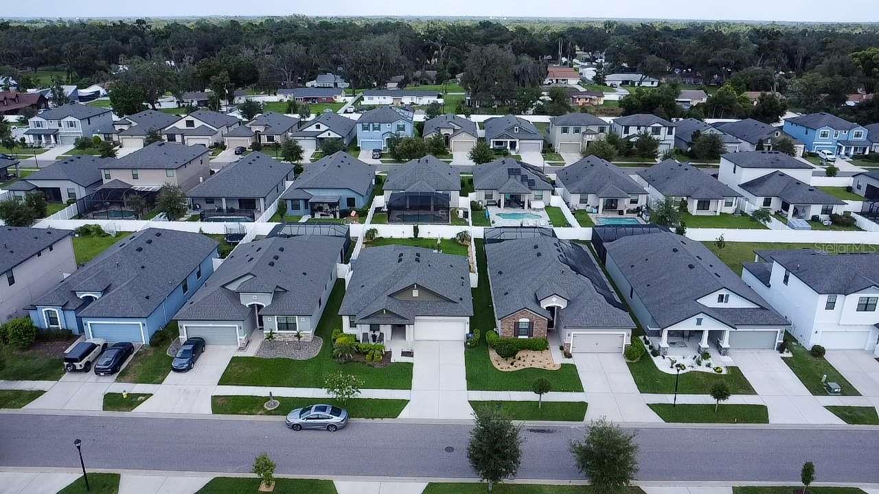 FLORABLU ESTATES - Residential