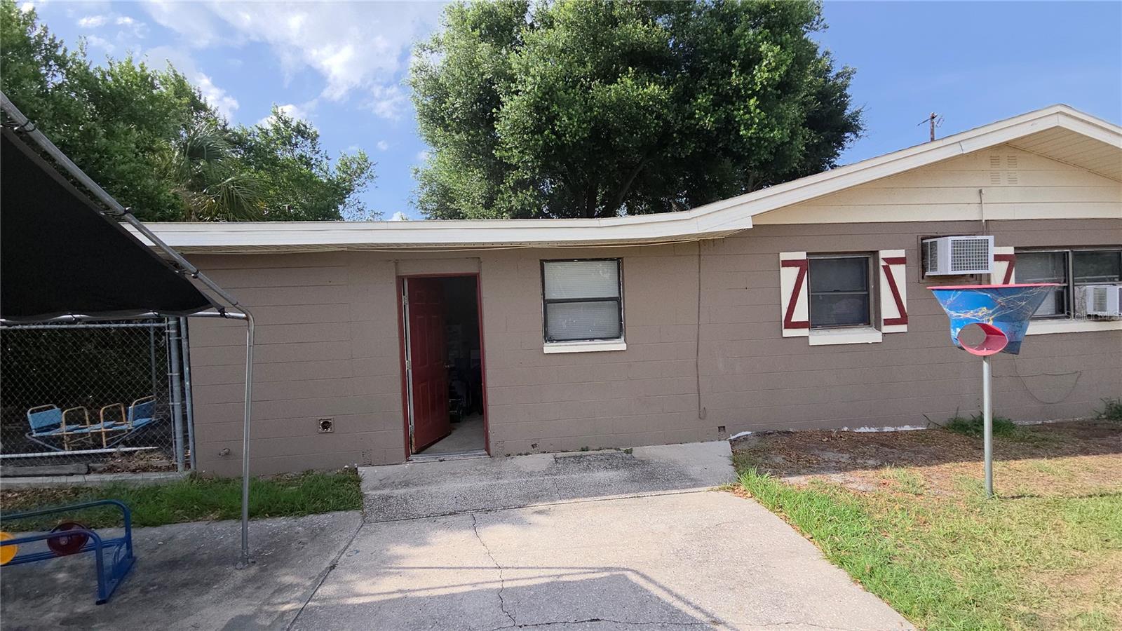 CRESTWOOD - Commercial Sale