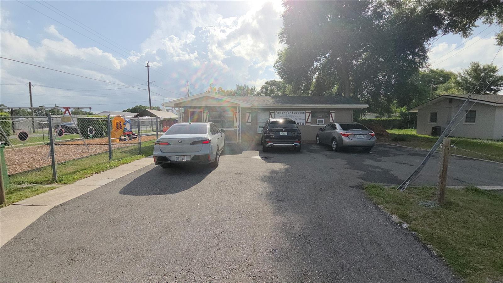 CRESTWOOD - Commercial Sale