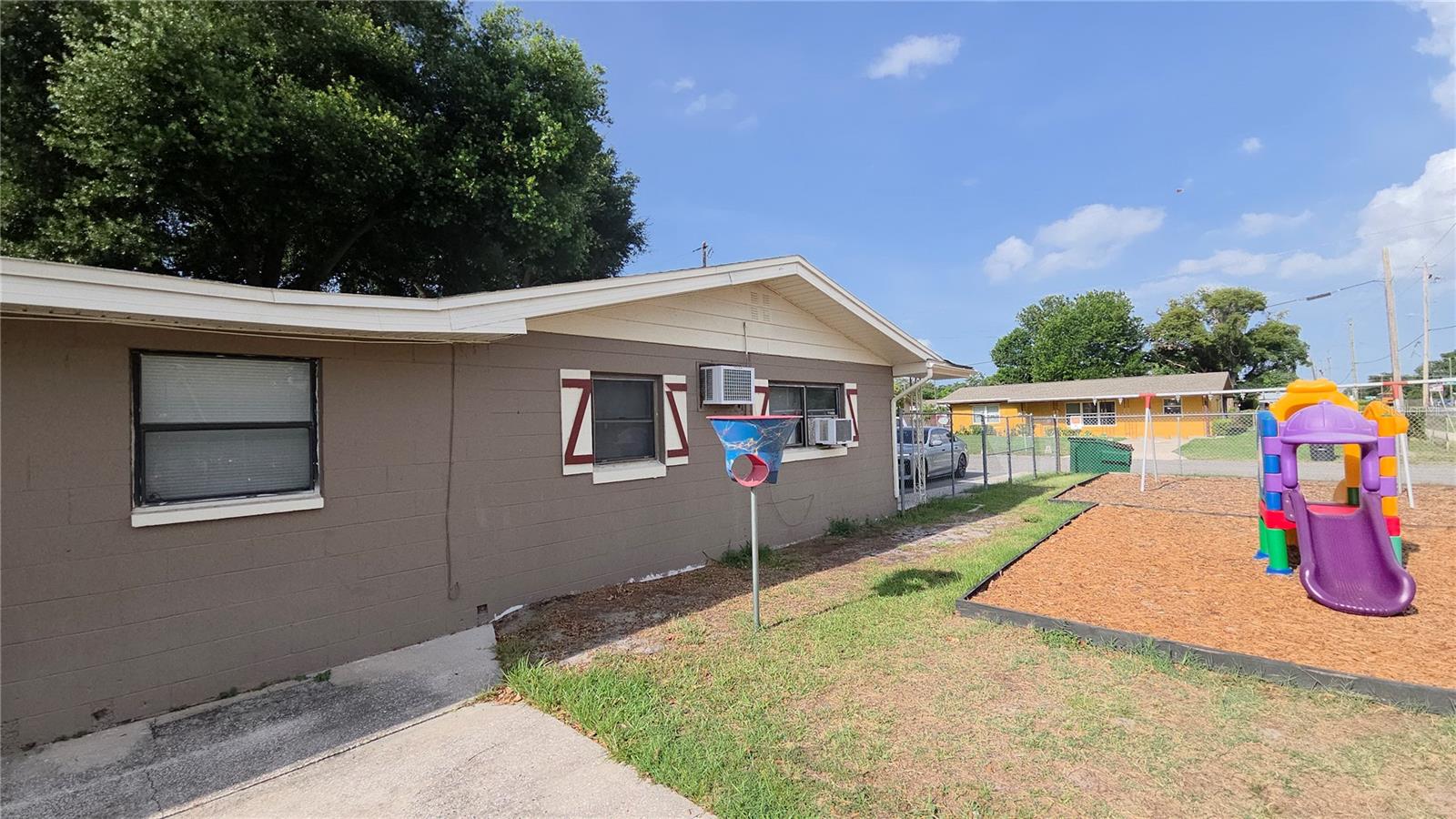 CRESTWOOD - Commercial Sale