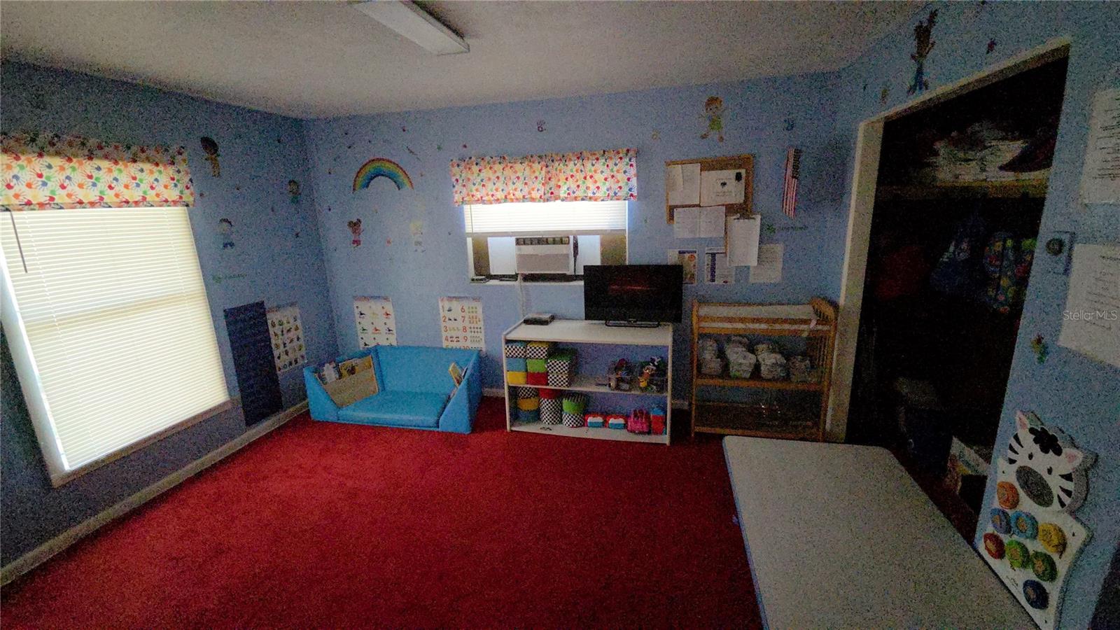CRESTWOOD - Commercial Sale