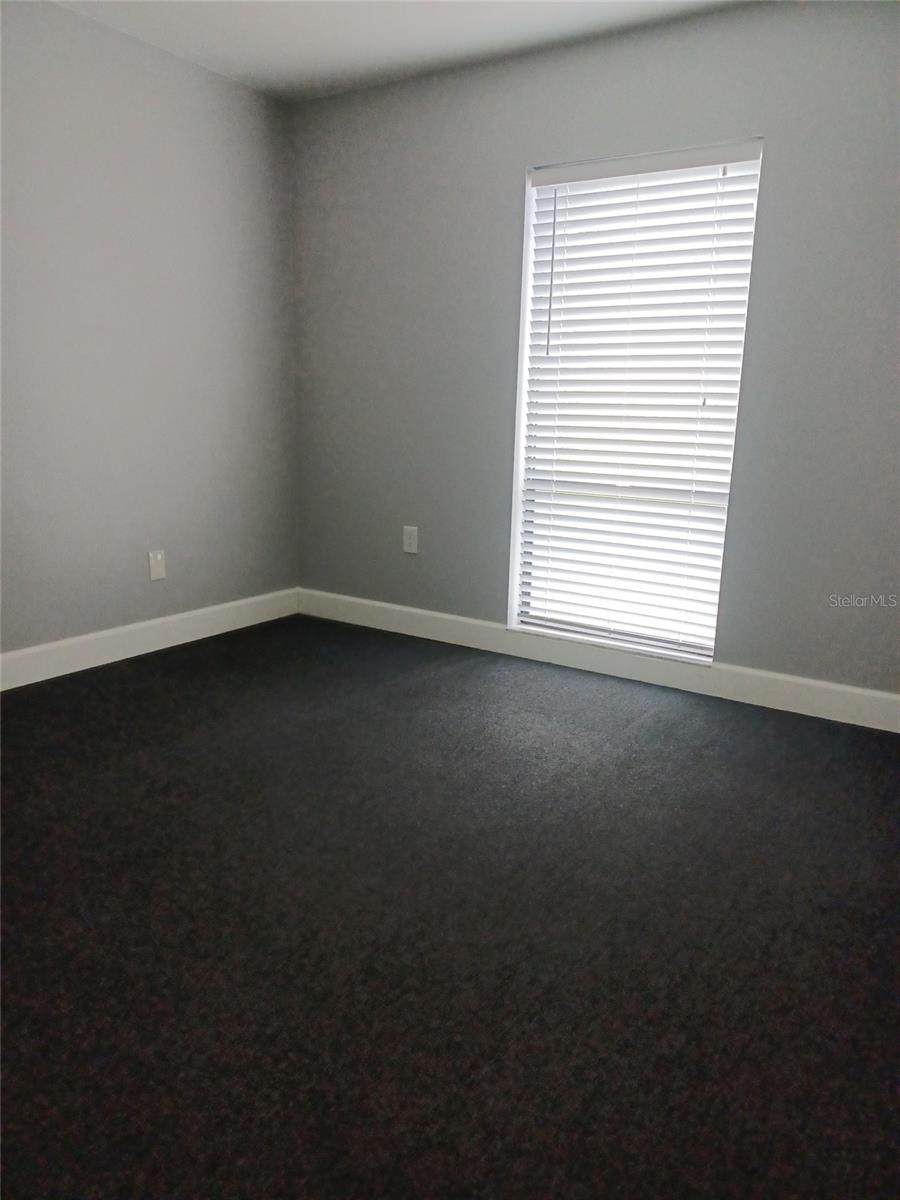 OAKRIDGE OFFICE CNTR A CONDO - Commercial Lease