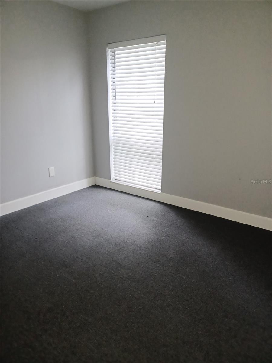 OAKRIDGE OFFICE CNTR A CONDO - Commercial Lease