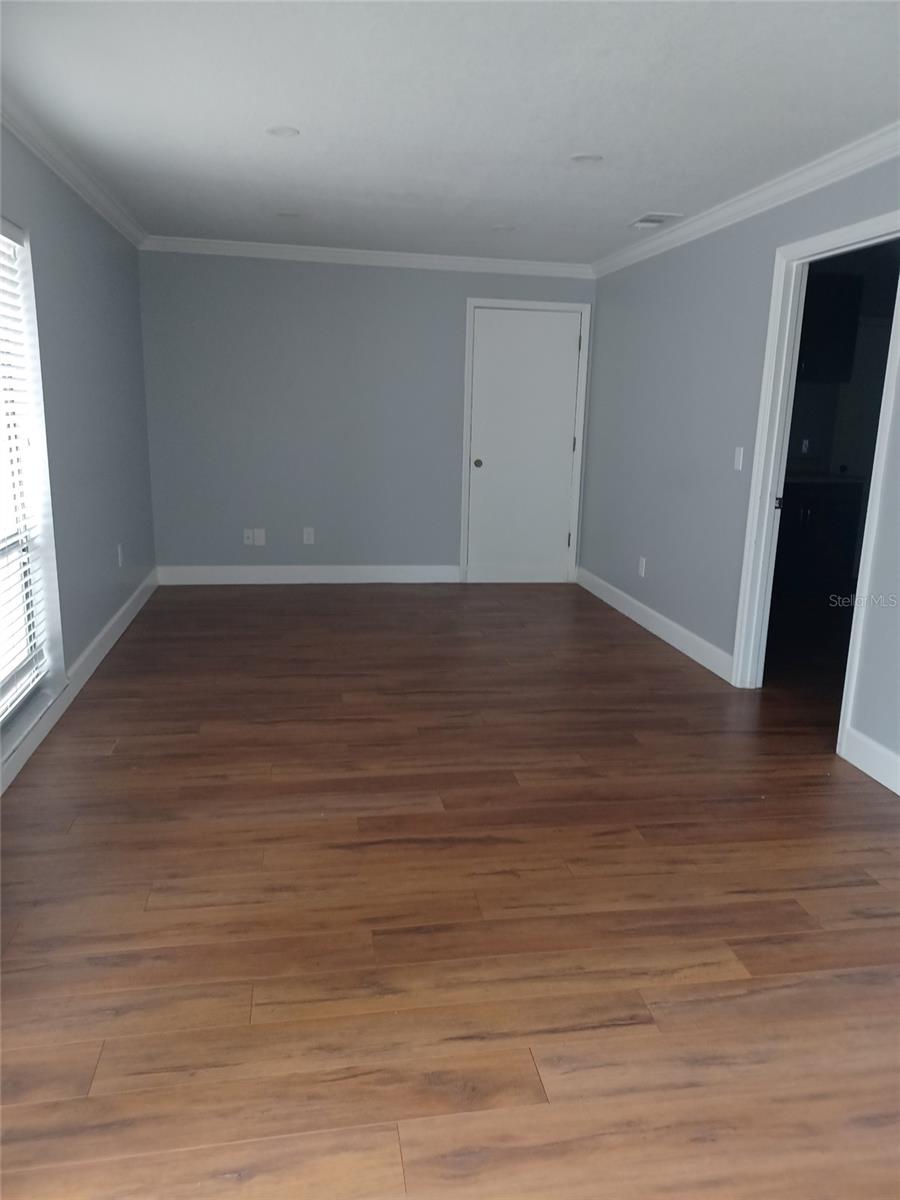 OAKRIDGE OFFICE CNTR A CONDO - Commercial Lease