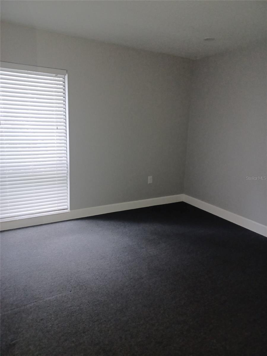 OAKRIDGE OFFICE CNTR A CONDO - Commercial Lease