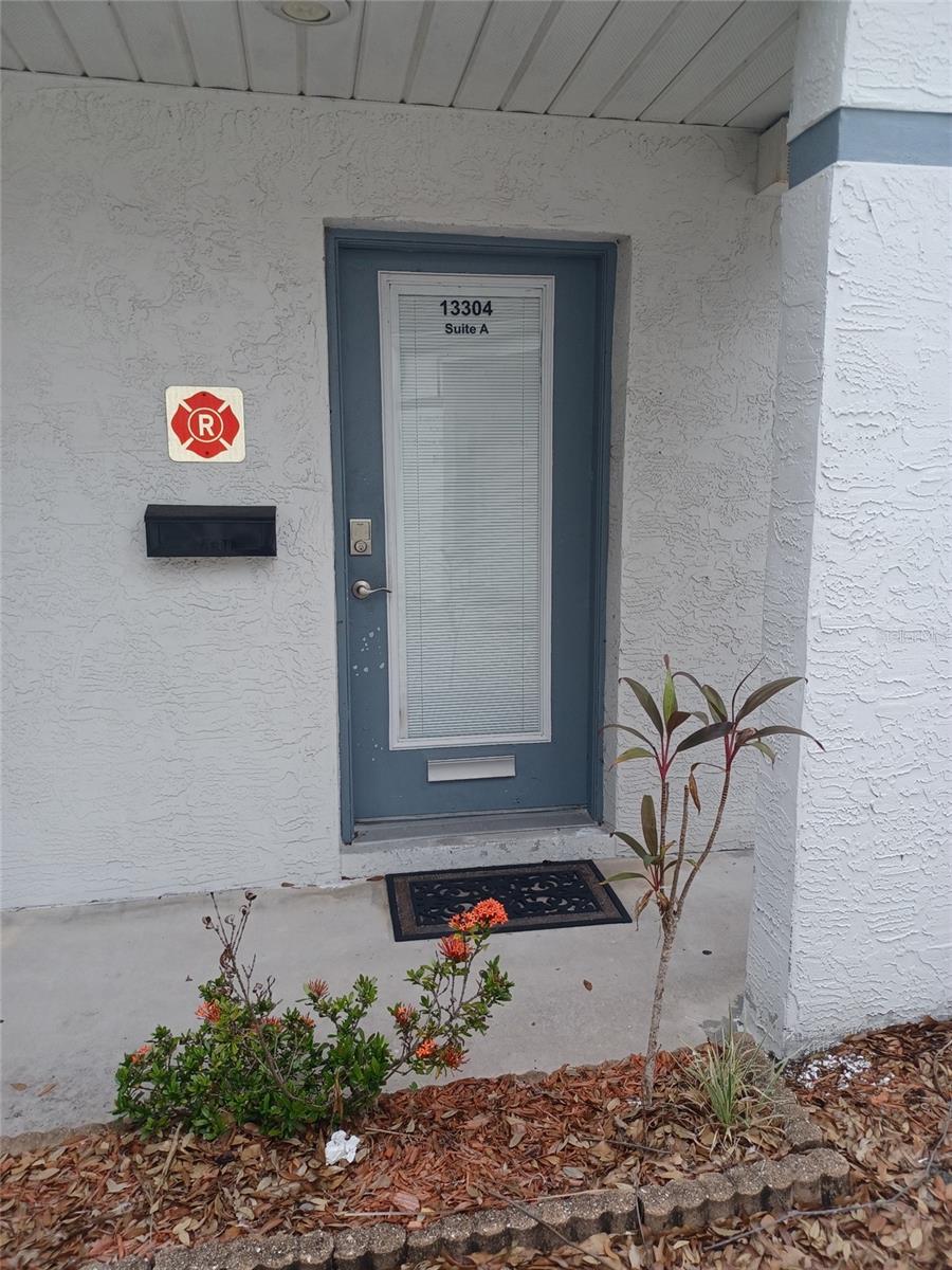 OAKRIDGE OFFICE CNTR A CONDO - Commercial Lease