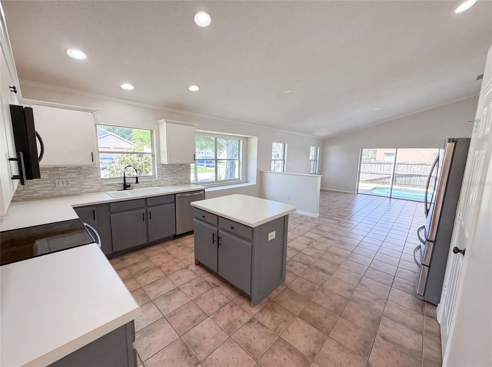 WATERFORD CHASE VILLAGE TR B & - Residential
