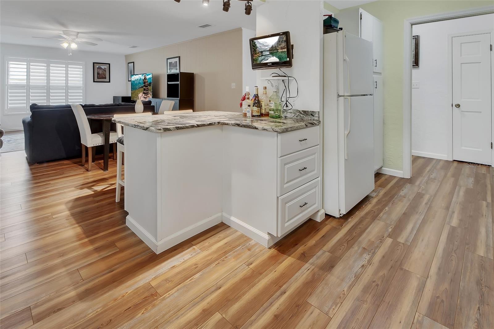 SOUTHRIDGE CONDO APTS B - Residential