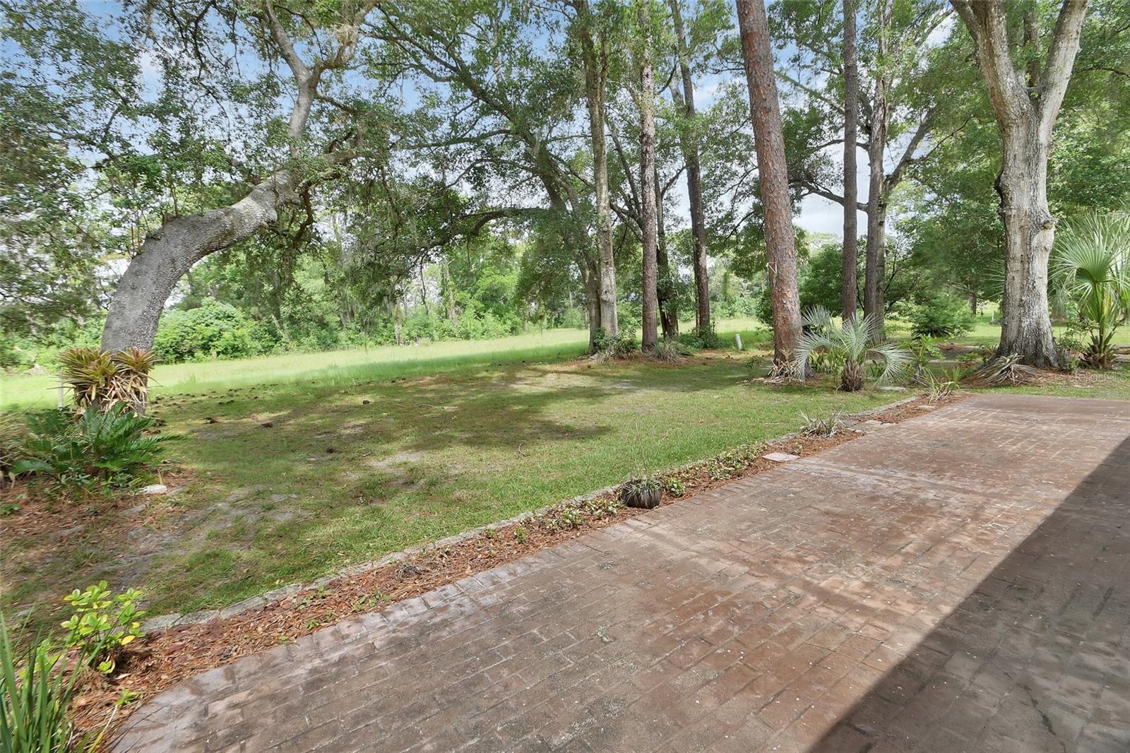 SOUTHRIDGE CONDO APTS B - Residential