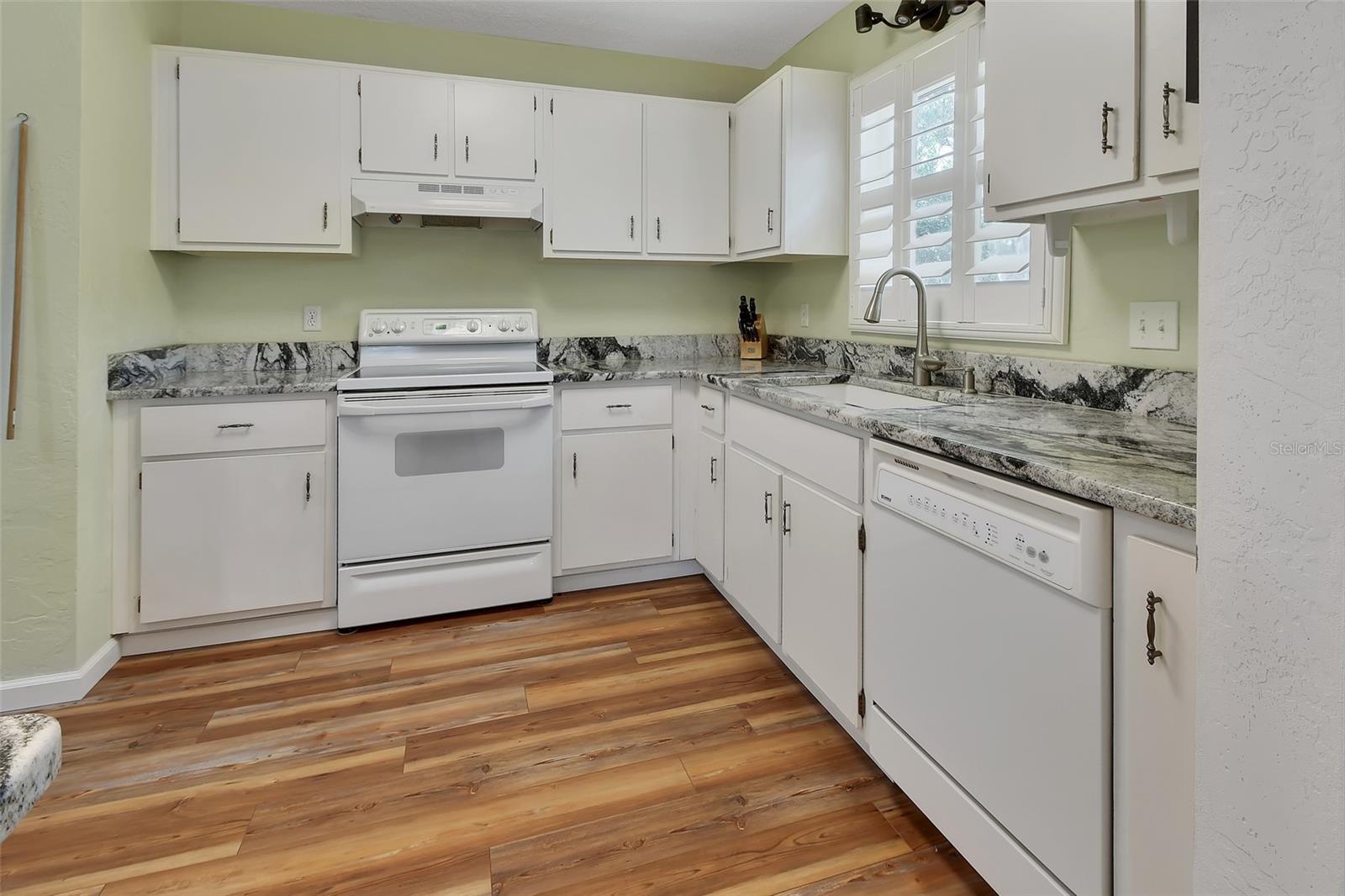 SOUTHRIDGE CONDO APTS B - Residential