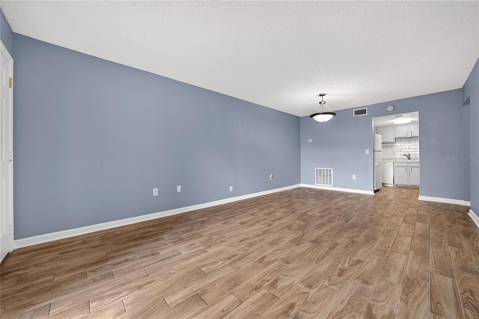AVALON CONDO - Residential