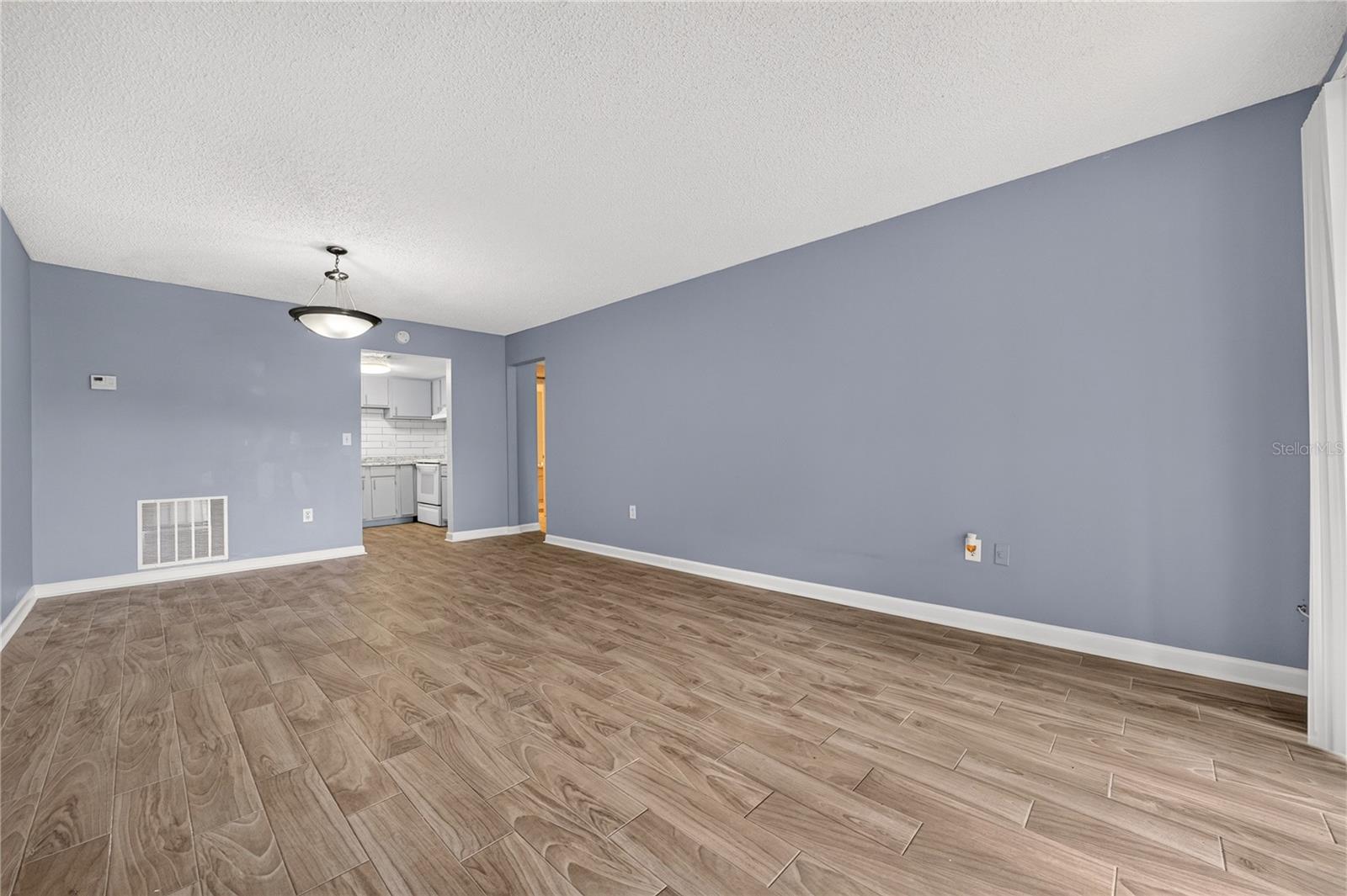 AVALON CONDO - Residential