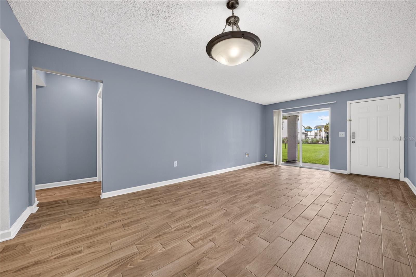 AVALON CONDO - Residential