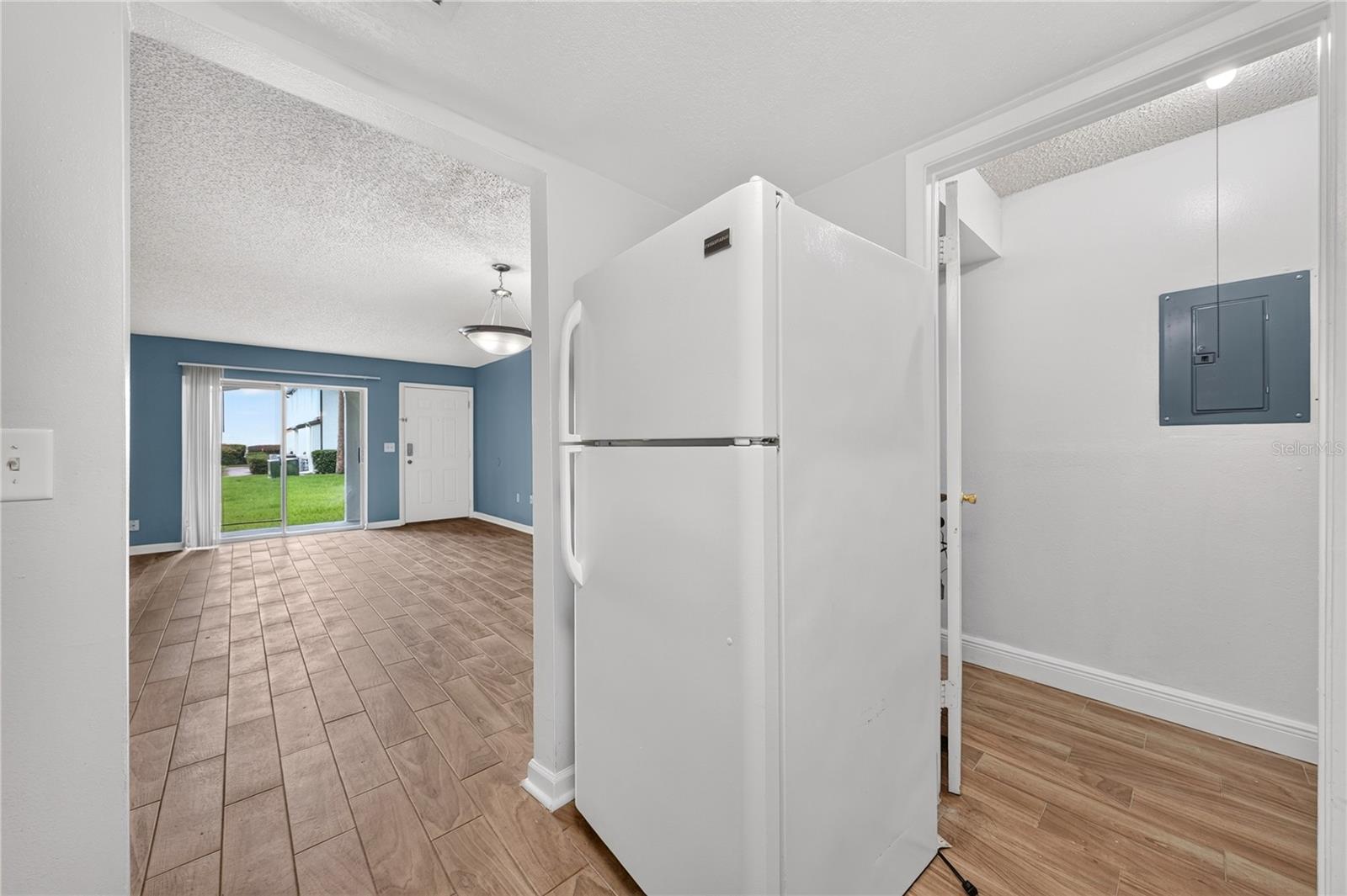 AVALON CONDO - Residential