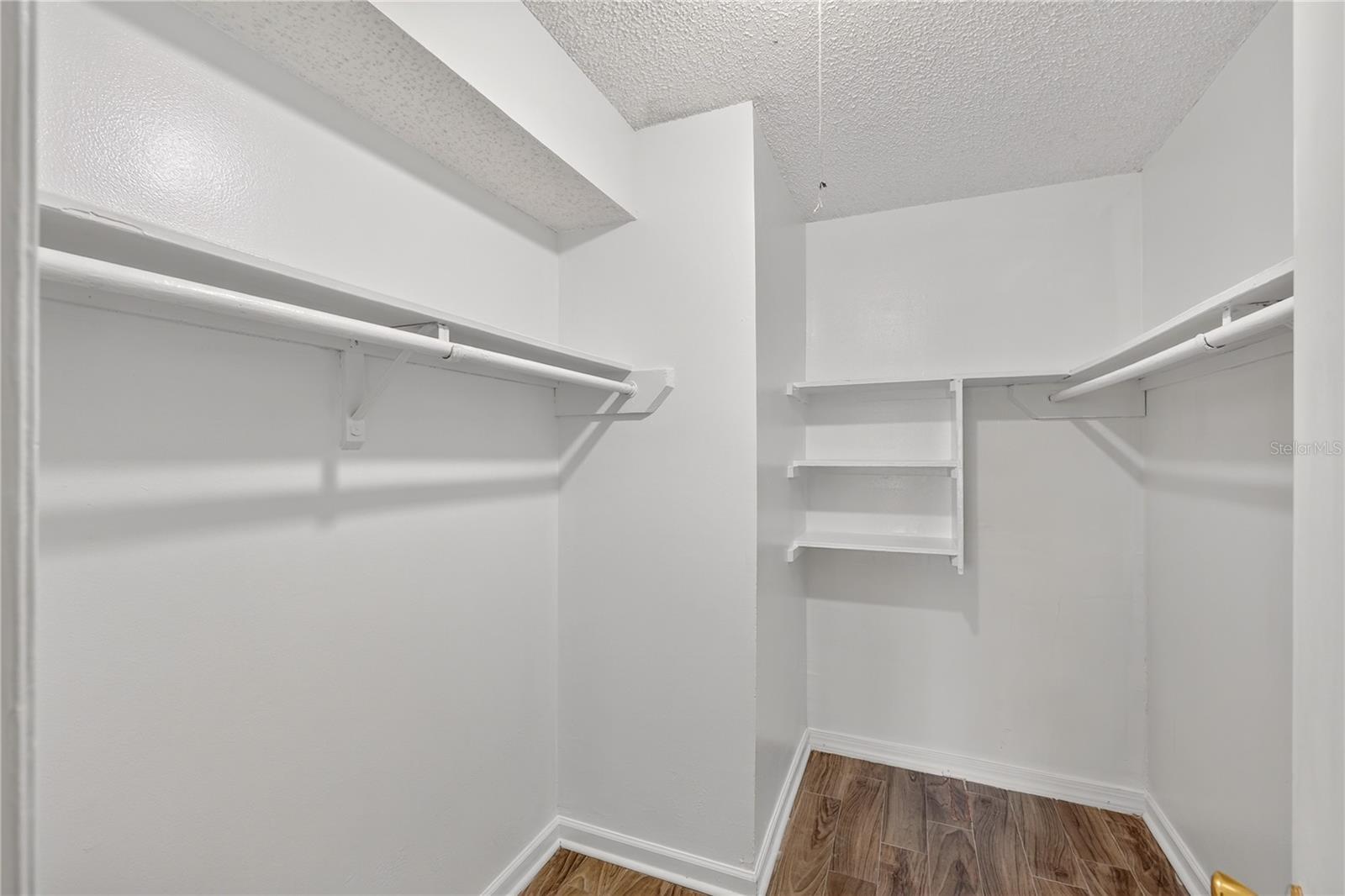 AVALON CONDO - Residential