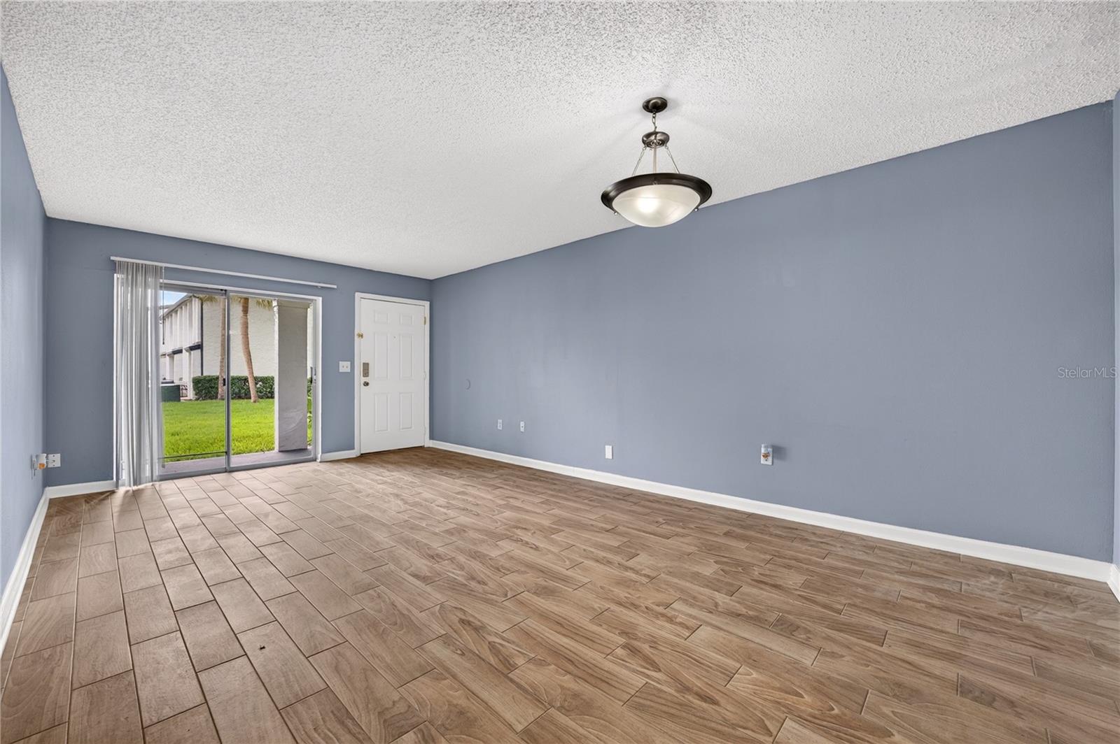 AVALON CONDO - Residential