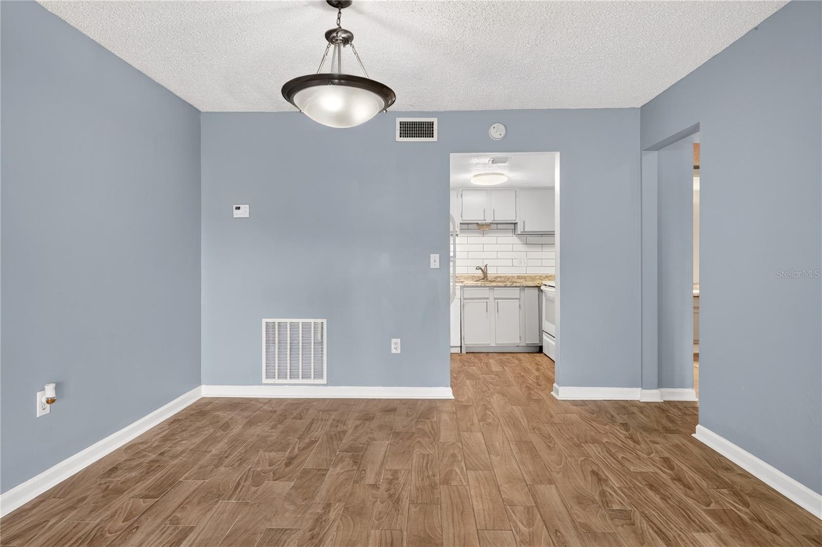 AVALON CONDO - Residential