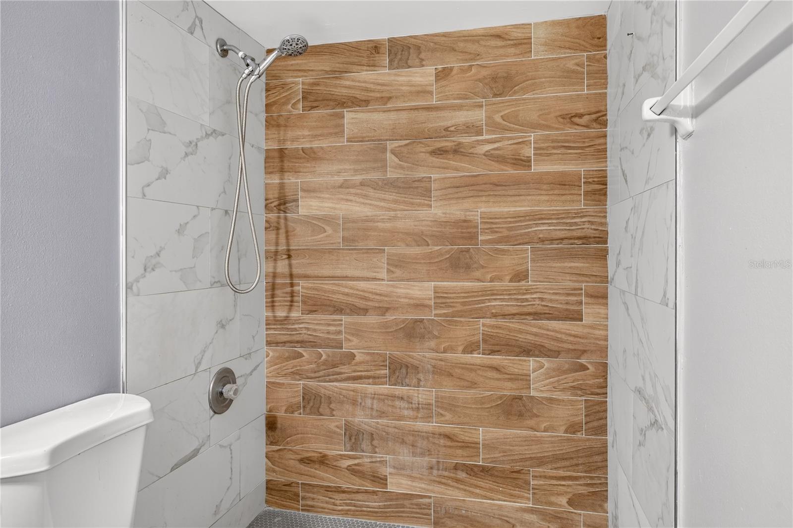 AVALON CONDO - Residential