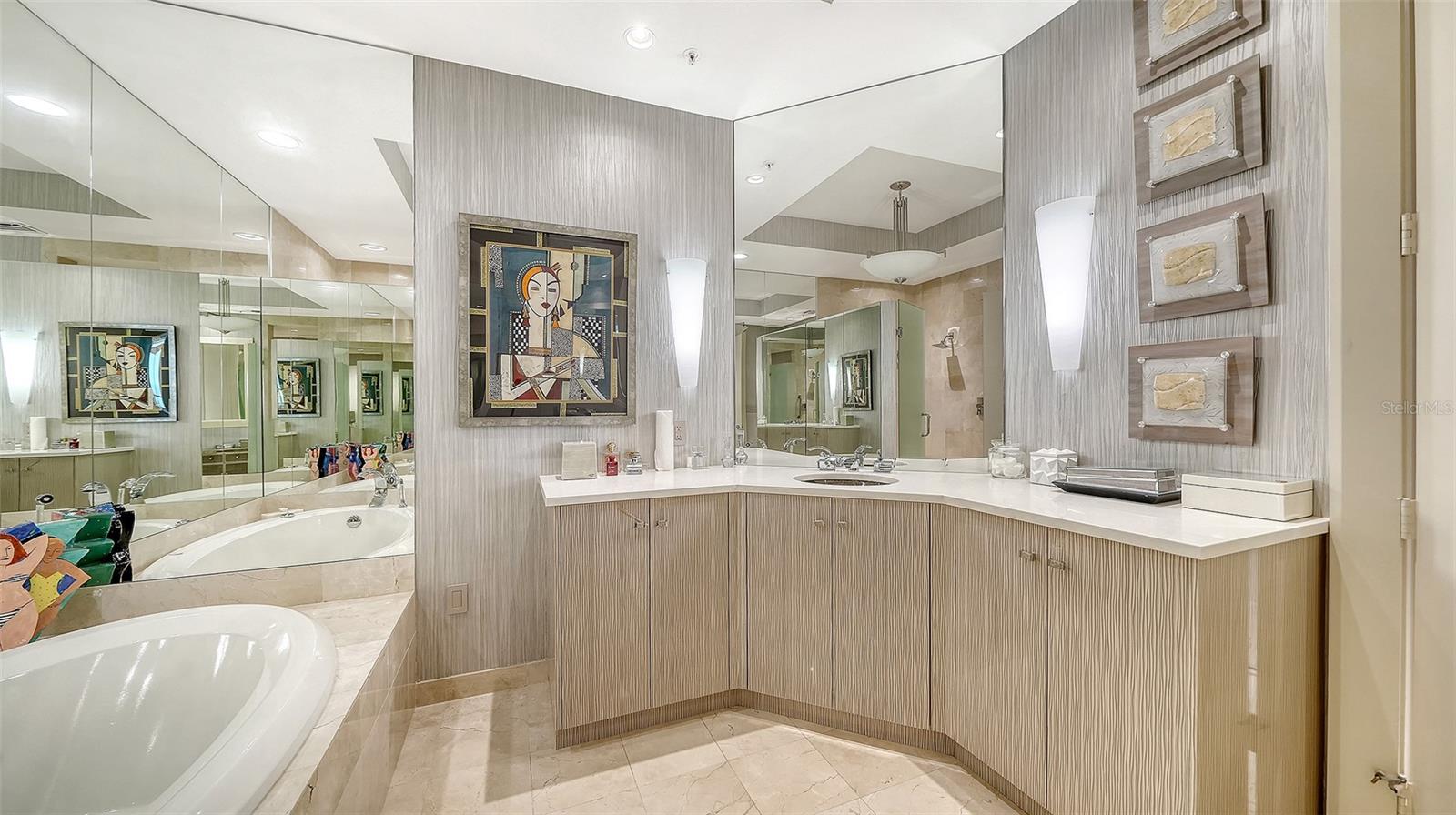 L AMBIANCE AT LONGBOAT KEY CLUB PH 02 - Residential