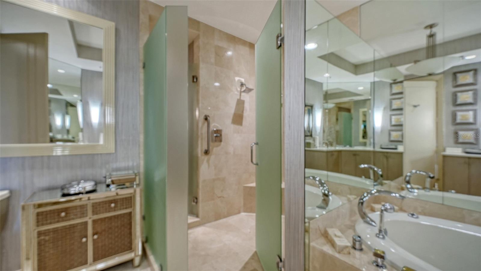 L AMBIANCE AT LONGBOAT KEY CLUB PH 02 - Residential