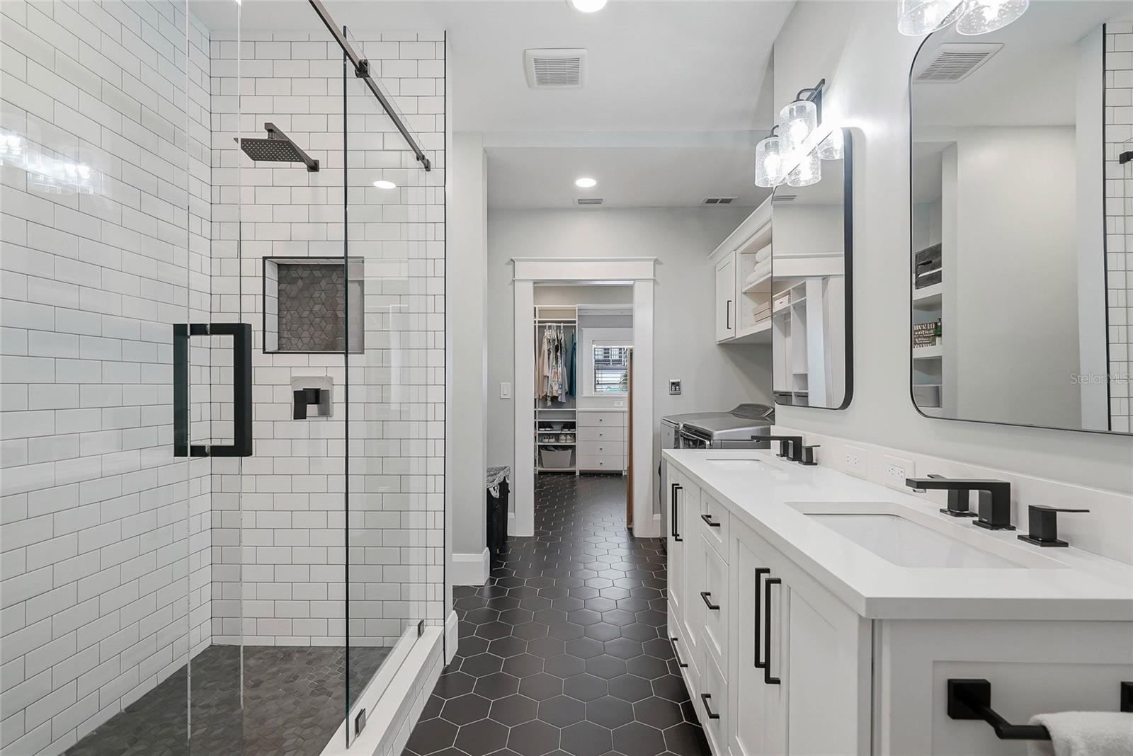 HYDE PARK WEST - Residential