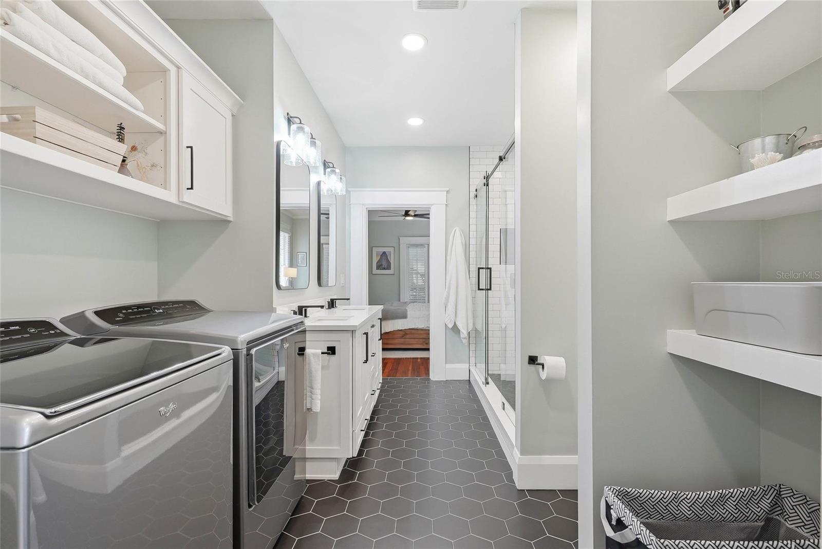HYDE PARK WEST - Residential