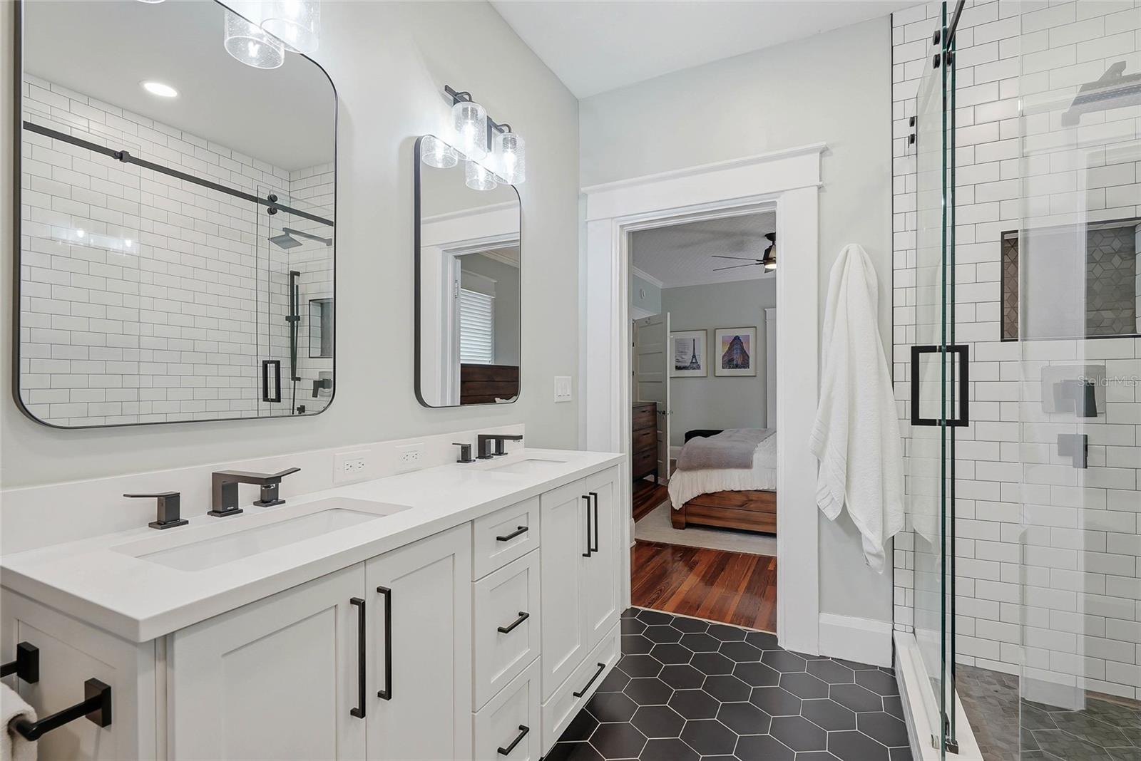 HYDE PARK WEST - Residential