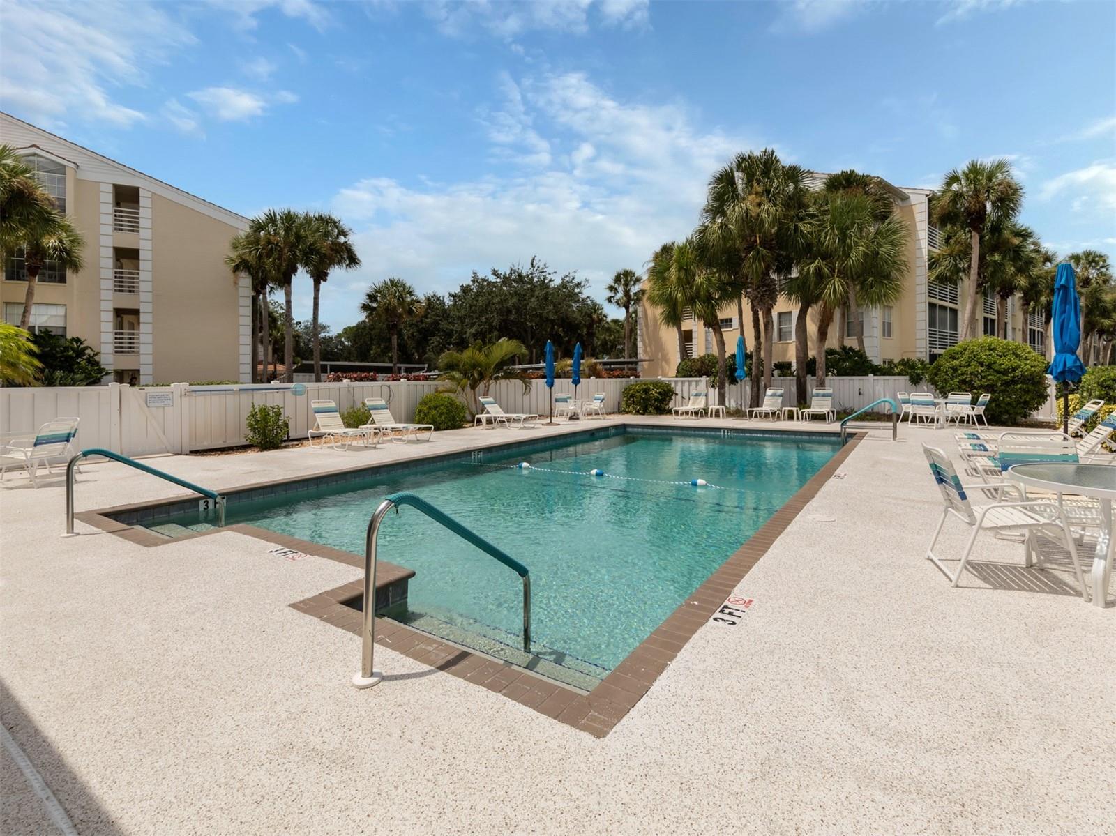 EIGHTH FAIRWAY - Residential