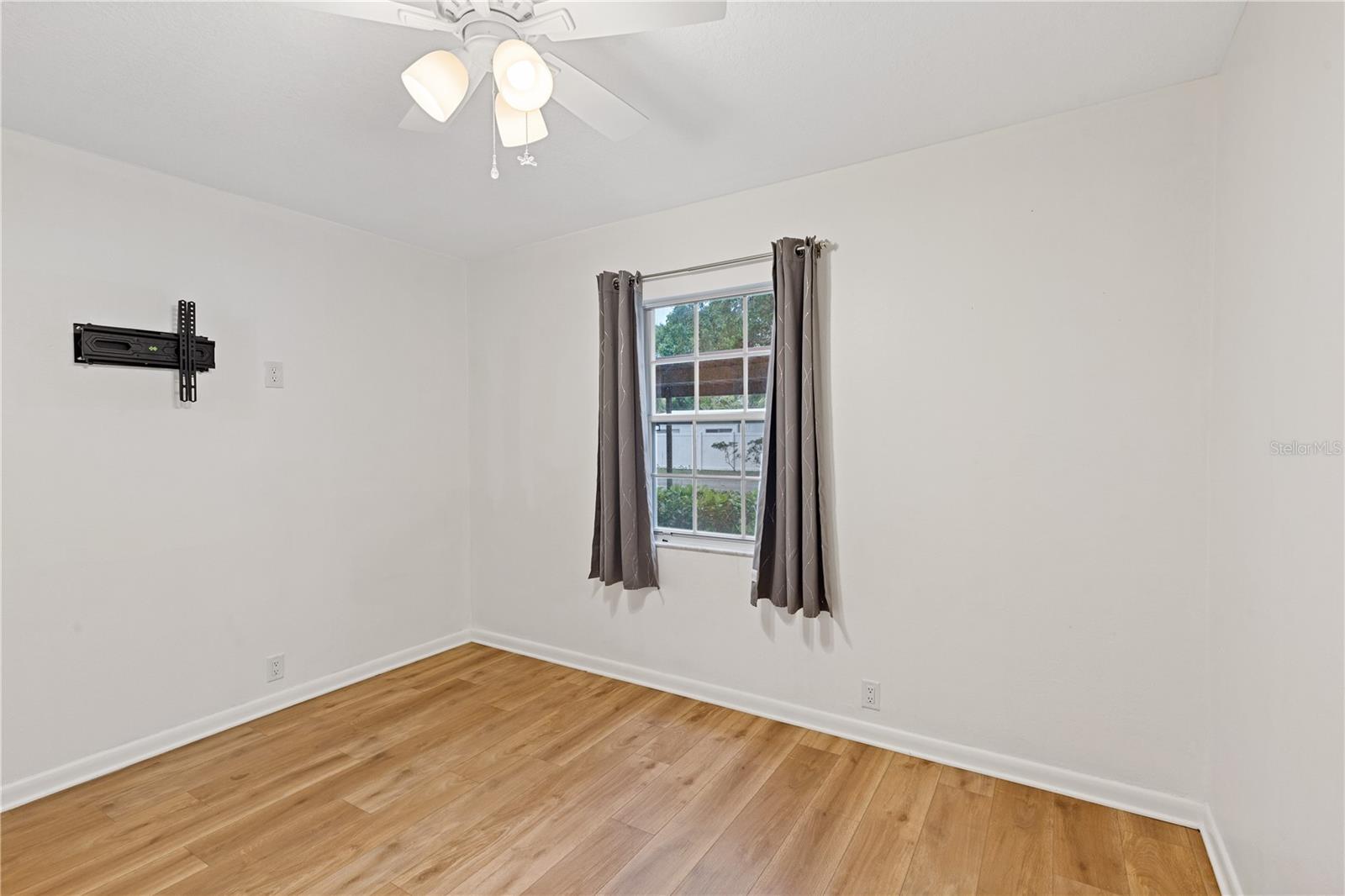 BAY OAKS CONDO - Residential