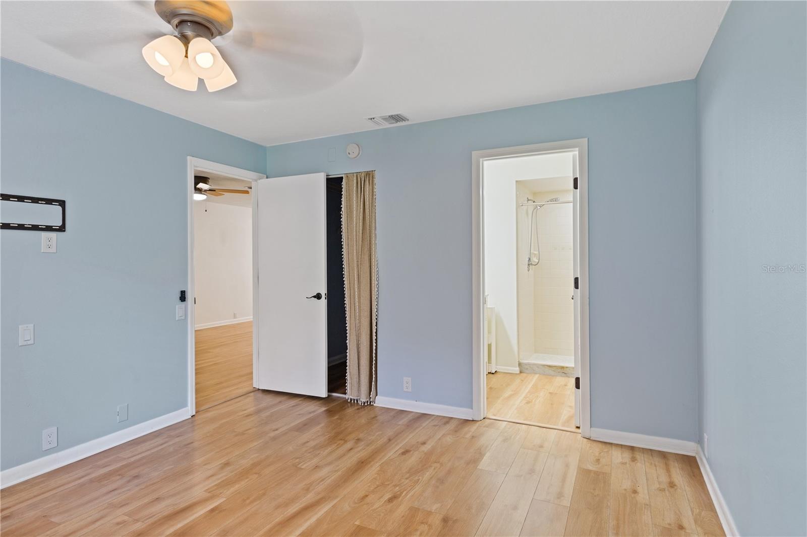 BAY OAKS CONDO - Residential