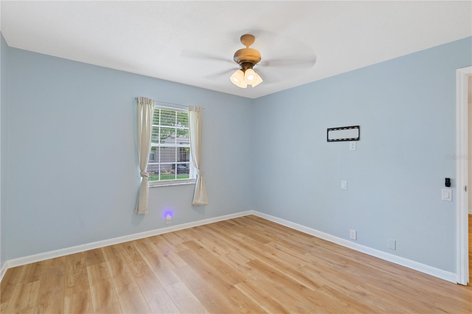 BAY OAKS CONDO - Residential