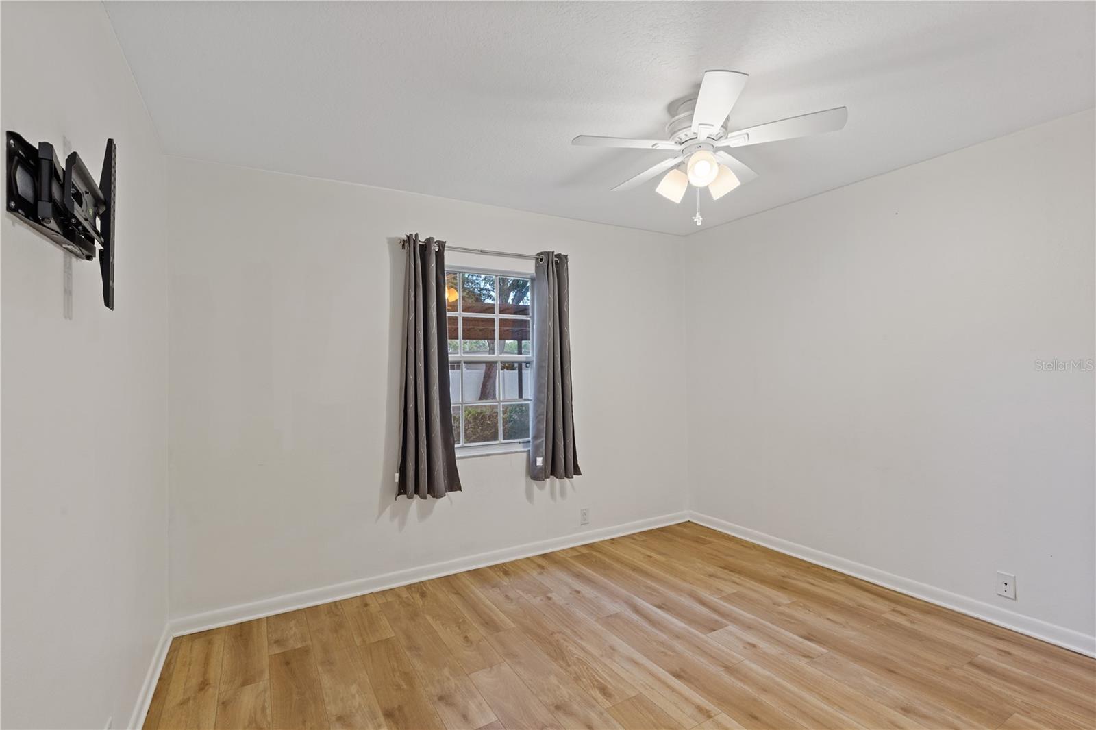 BAY OAKS CONDO - Residential