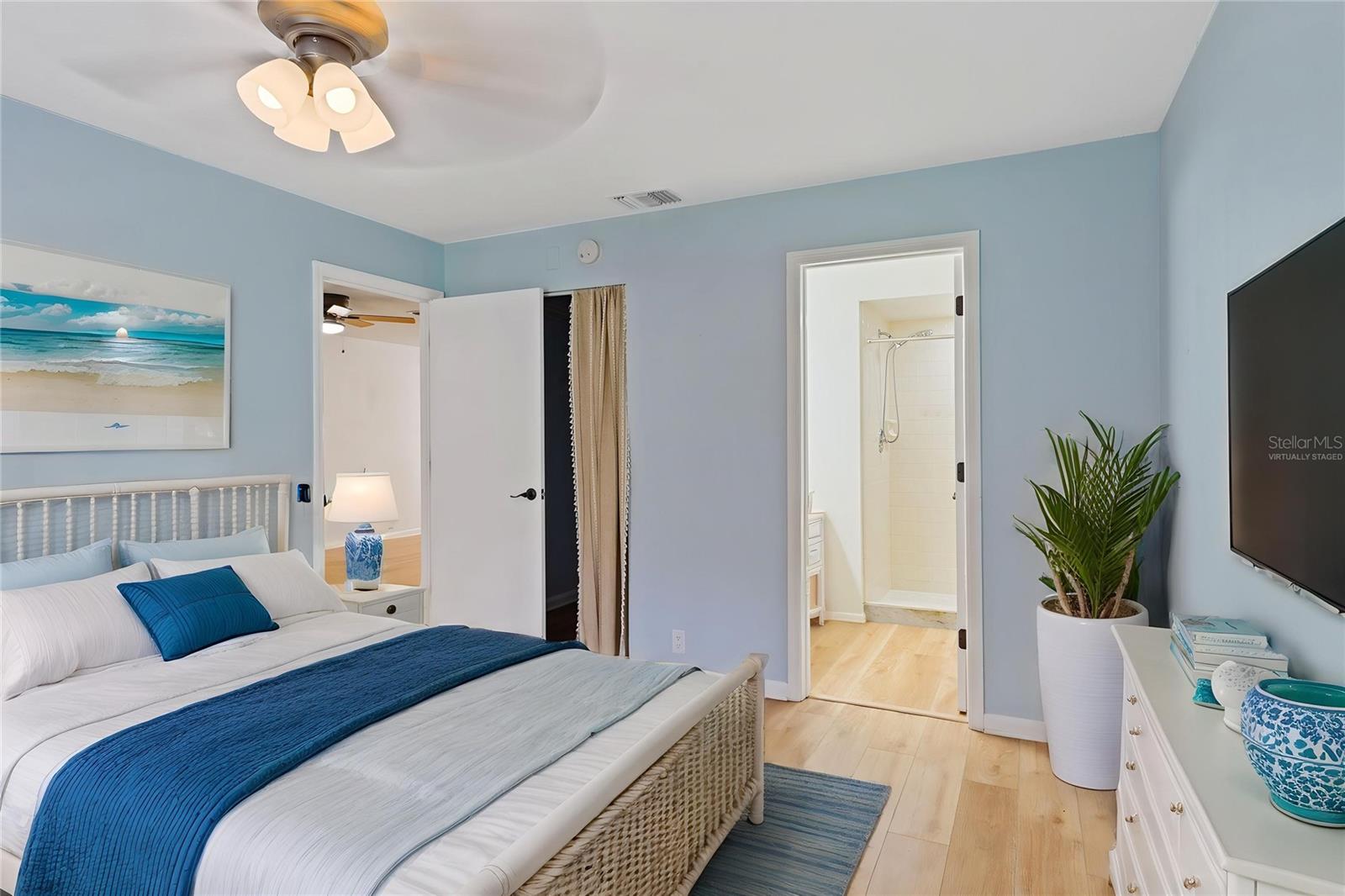 BAY OAKS CONDO - Residential