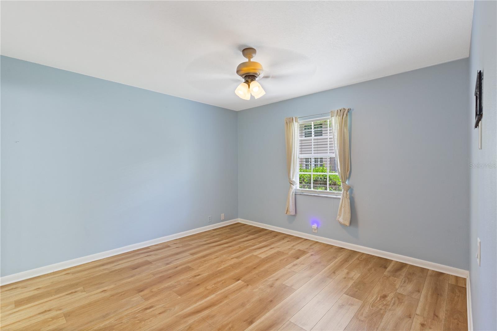 BAY OAKS CONDO - Residential