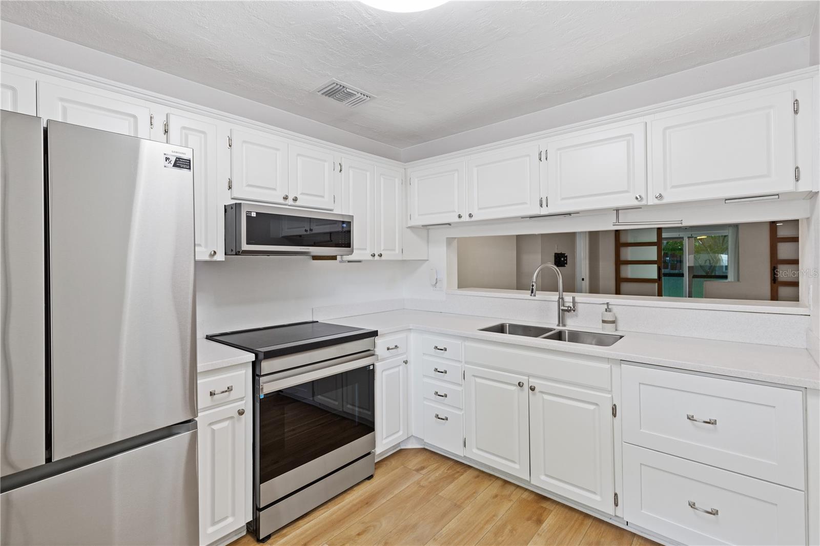 BAY OAKS CONDO - Residential