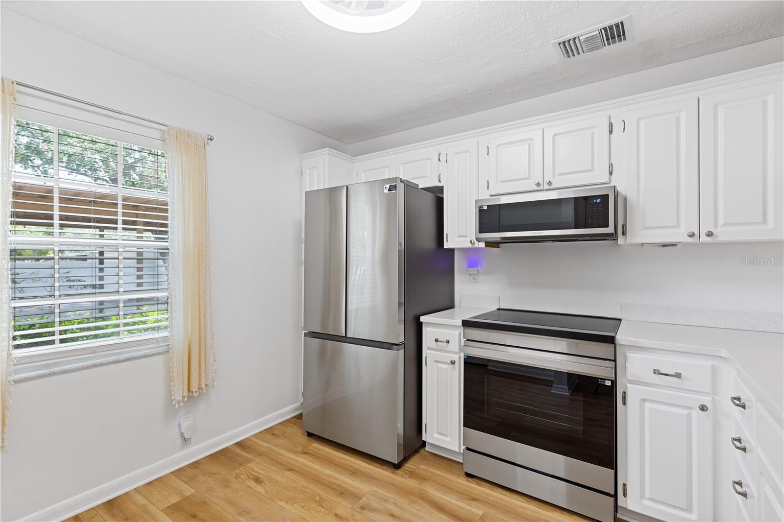 BAY OAKS CONDO - Residential