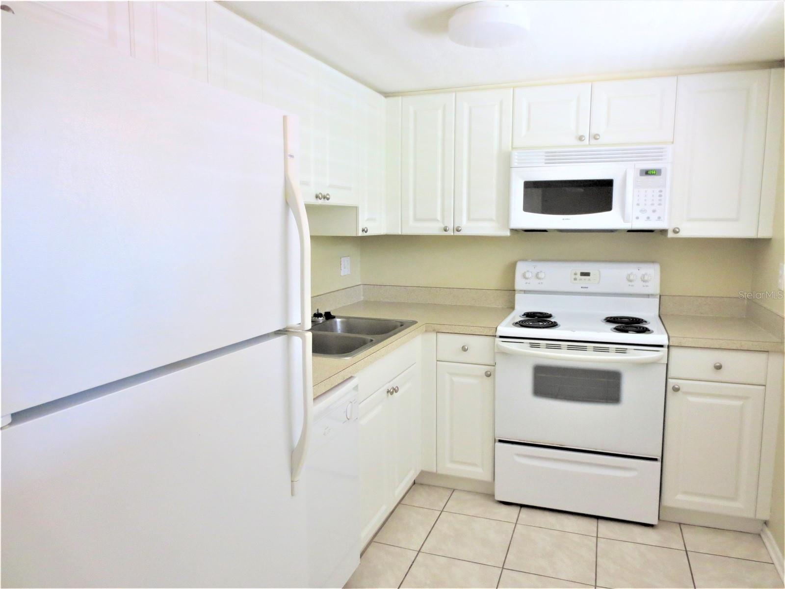 GARDEN WALK PH 1 - Residential Lease
