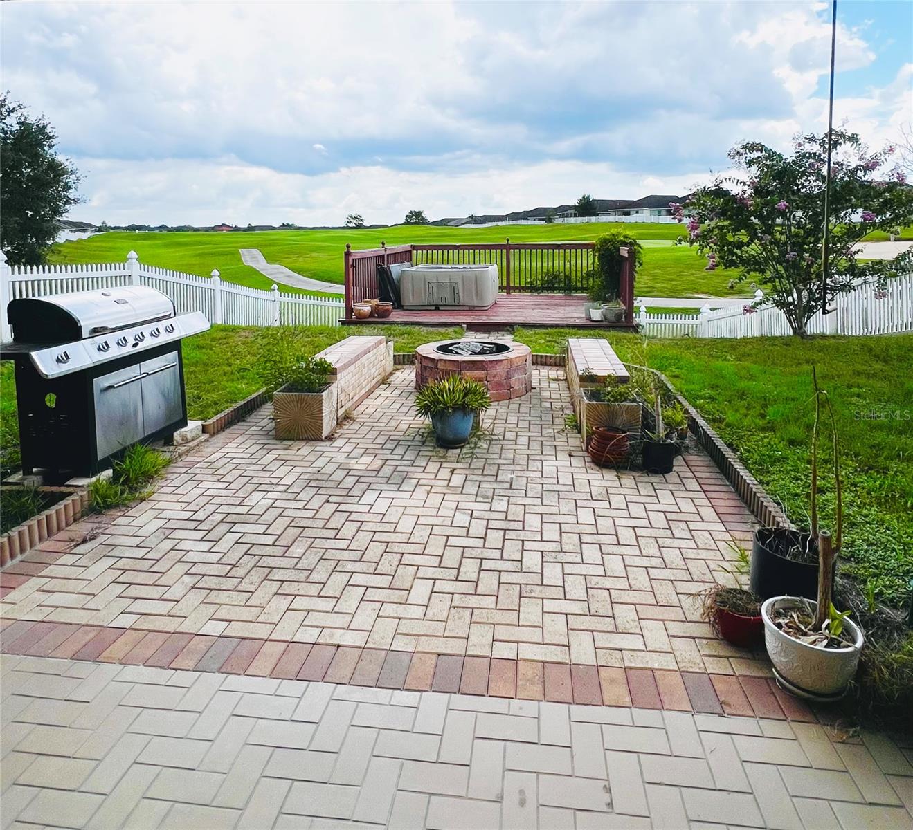 SHERMAN HILLS SEC 3 - Residential