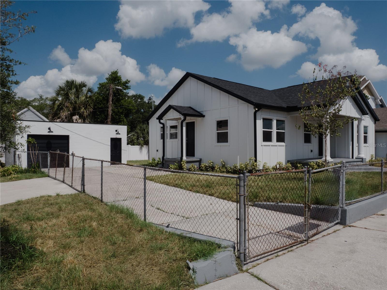 BANZA BANZA - Residential