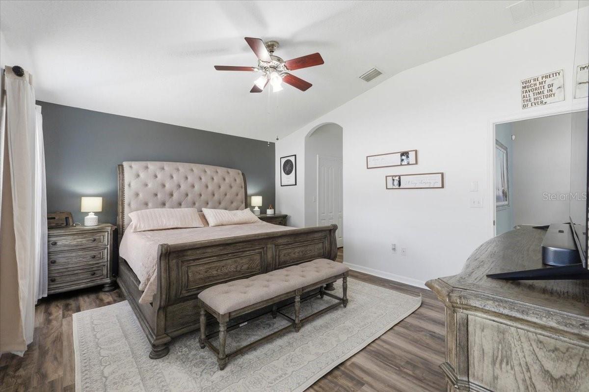 CREEKSIDE - Residential