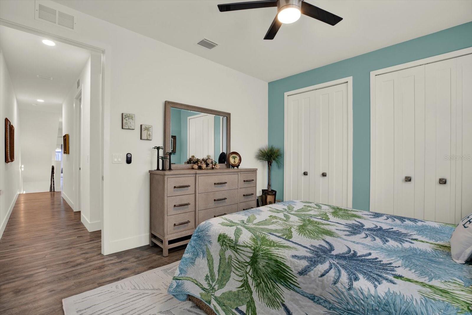 LATITUDES IN THE PARK - Residential