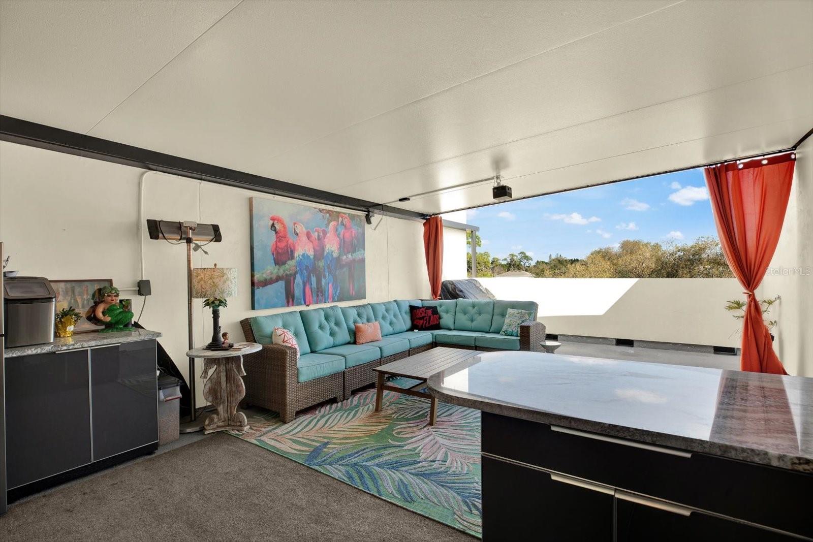LATITUDES IN THE PARK - Residential