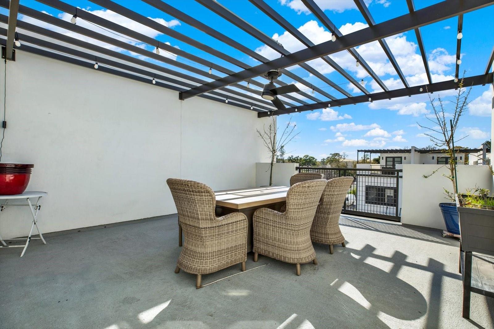 LATITUDES IN THE PARK - Residential