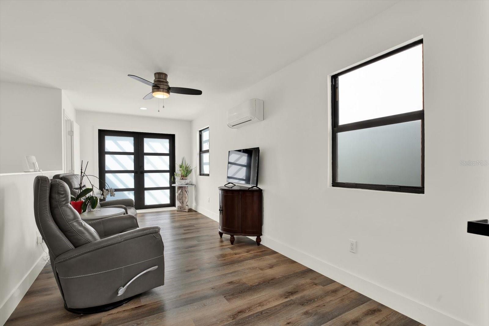 LATITUDES IN THE PARK - Residential