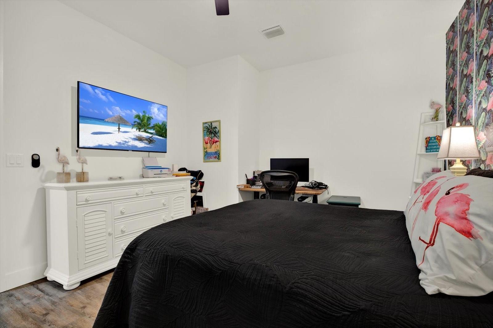 LATITUDES IN THE PARK - Residential