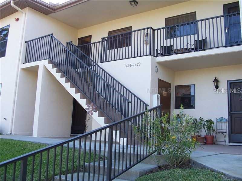 Seascape is a waterfront Condominium community located on Florida's west coast on Seascape Circle, Tarpon Springs, Florida. The complex is comprised of 68 Condominiums. Each of the five buildings faces a canal that has access to the Gulf of Mexico. This 2 bedroom, 2 bath condo is well maintained, clean and move in ready. Enjoy the large kitchen with adjoining living and dining room. Master Bedroom with en suite bathroom. Separate entrances to the lanai from the master bedroom and Living room. The 2nd bedroom is spacious and there is a 2nd bathroom with shower/tub. Plus the convenience of an indoor laundry room. Also a screened lanai to view the canal that leads to the Gulf of Mexico. Basic internet and cable is available at no cost through Spectrum. In addition water, sewer, trash are included in the rental price. The Clubhouse features the beautiful pool, a full kitchen, fitness room and Library. Minutes from the Tarpon Springs Golf Course, Fred Howard and Sunset beaches, the famous Sponge Docks with shopping and Restaurants. This community is friendly to pets. This is Florida living at it's best. Please make an appointment to preview this beautiful Condo available for rent at only $2.000 per month with a one year lease.